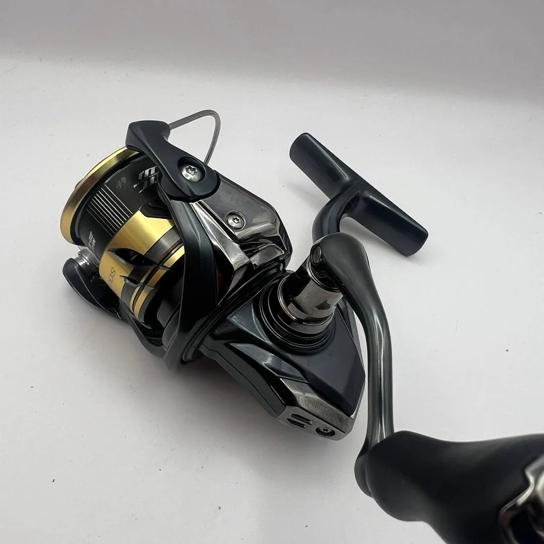 Kołowrotek spinningowy Shimano Ultegra C2000S czarno-złoty — zdjęcie 3