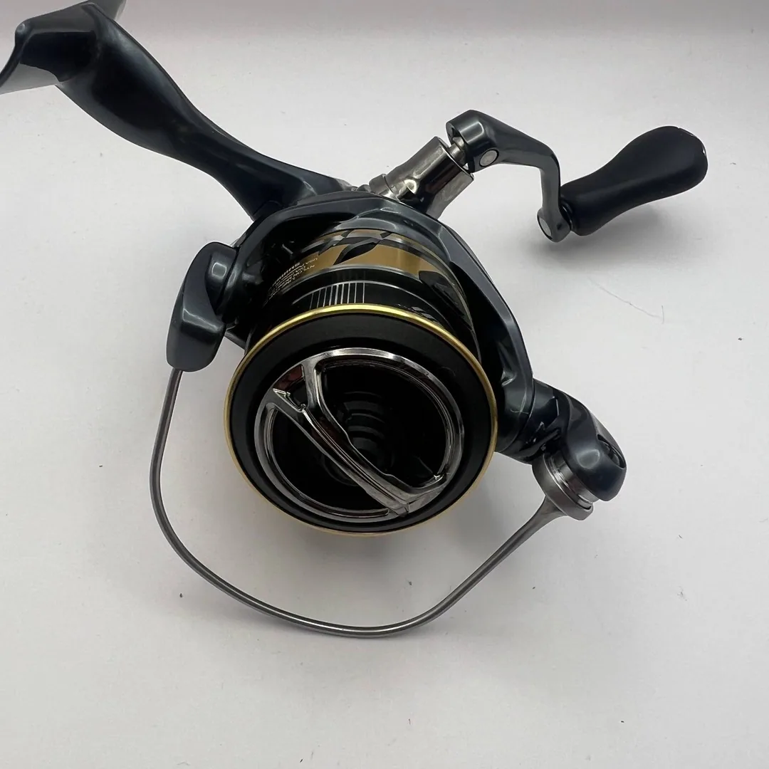Kołowrotek spinningowy Shimano Ultegra C2000S czarno-złoty — zdjęcie 5