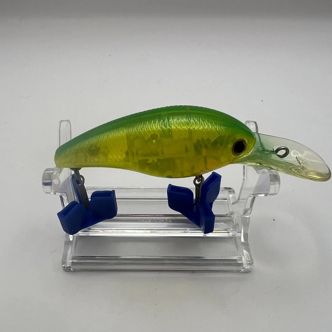 Wobler typu crankbait, zielono-żółty Lucky Craft — zdjęcie 2