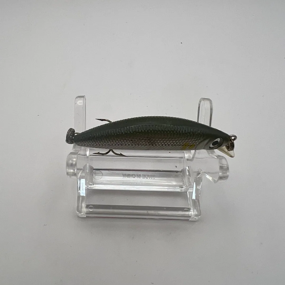 Wobler typu minnow, ciemny kolor, Daiwa — zdjęcie 1