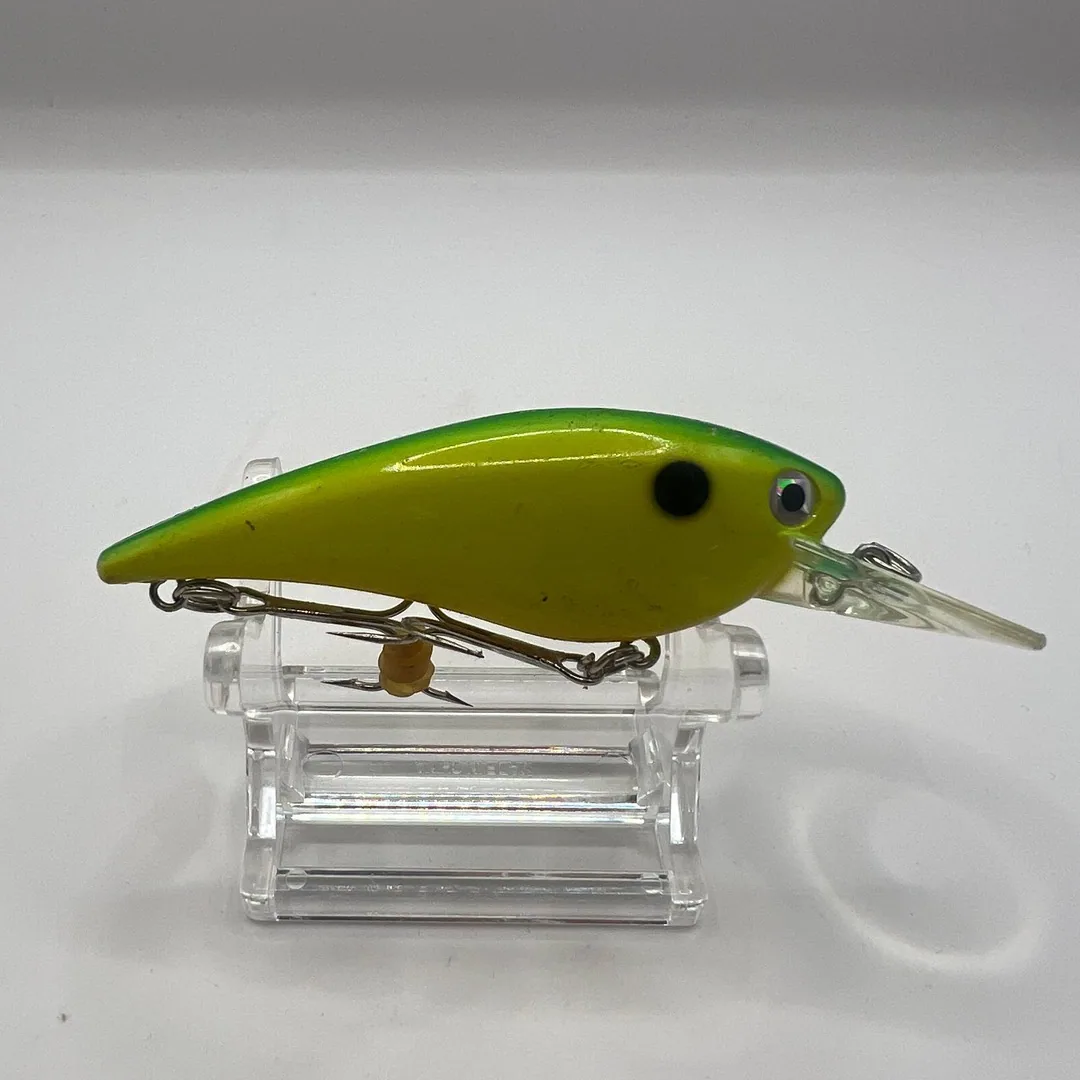 Wobler Daiwa, zielony i żółty — zdjęcie 2
