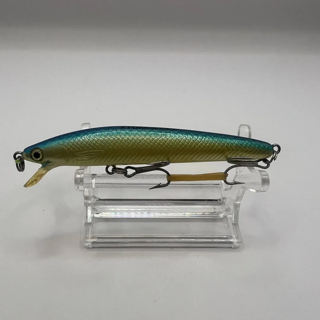 Wobler minnow Princess M (S) niebieski grzbiet, złote boki — zdjęcie 1