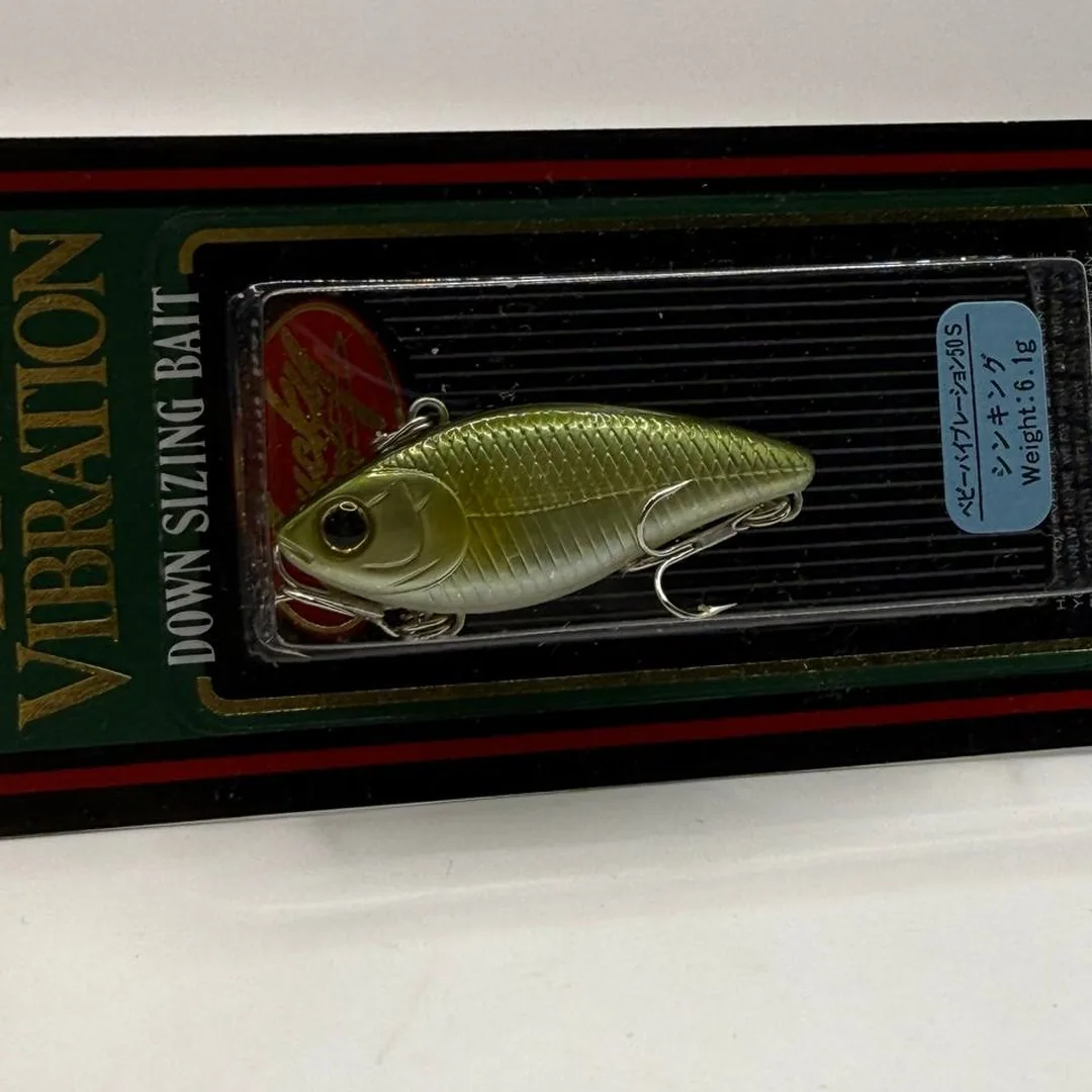 Wibra Lucky Craft Bevy Vibration 50S srebrny z żółtym akcentem — zdjęcie 4