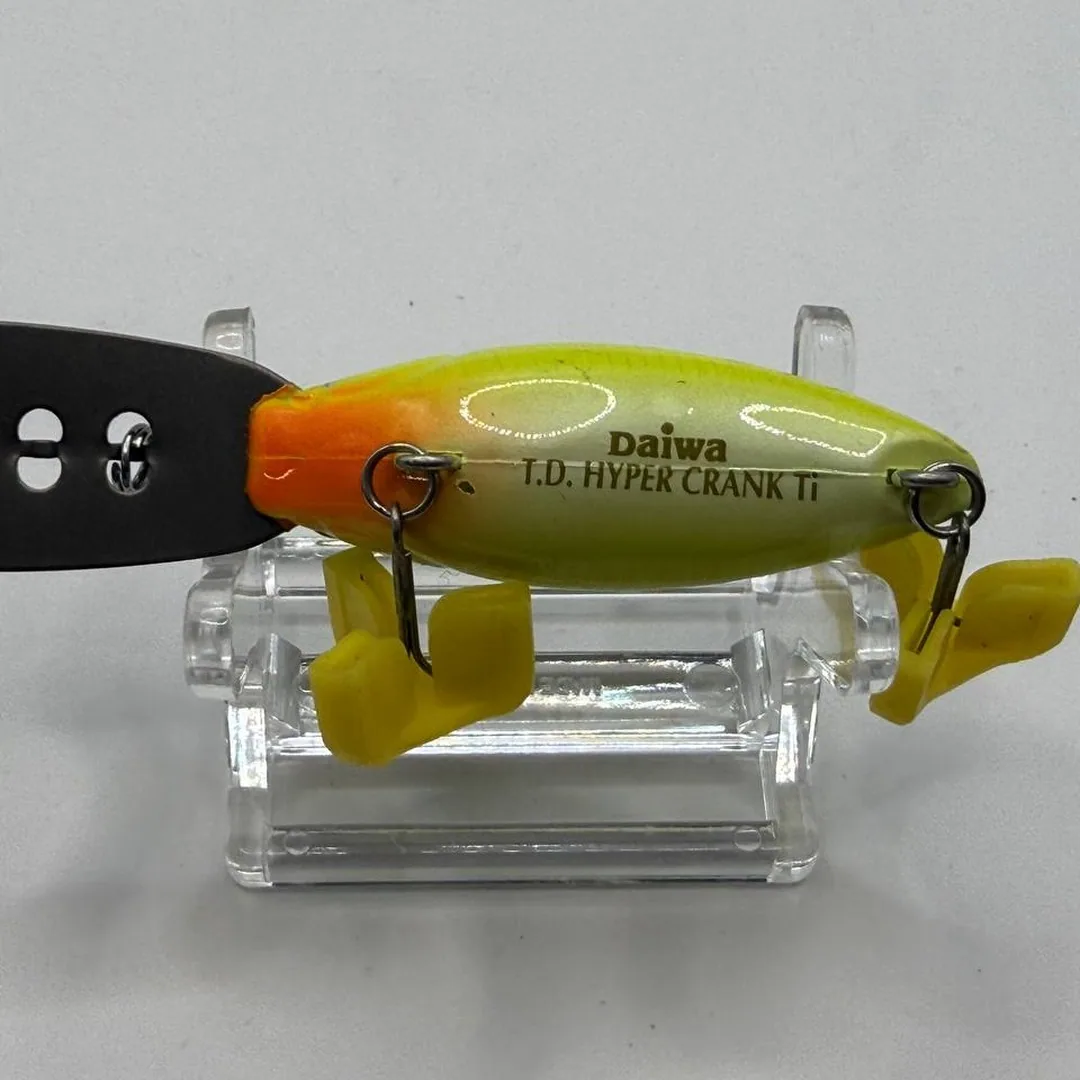 Wobler crankbait Daiwa, zielono-żółty — zdjęcie 4