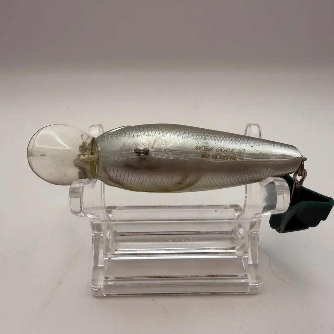 Wobler typu crankbait, kolor MZ-19 SET-IN; Bassday Mogul Crank 50 — zdjęcie 3