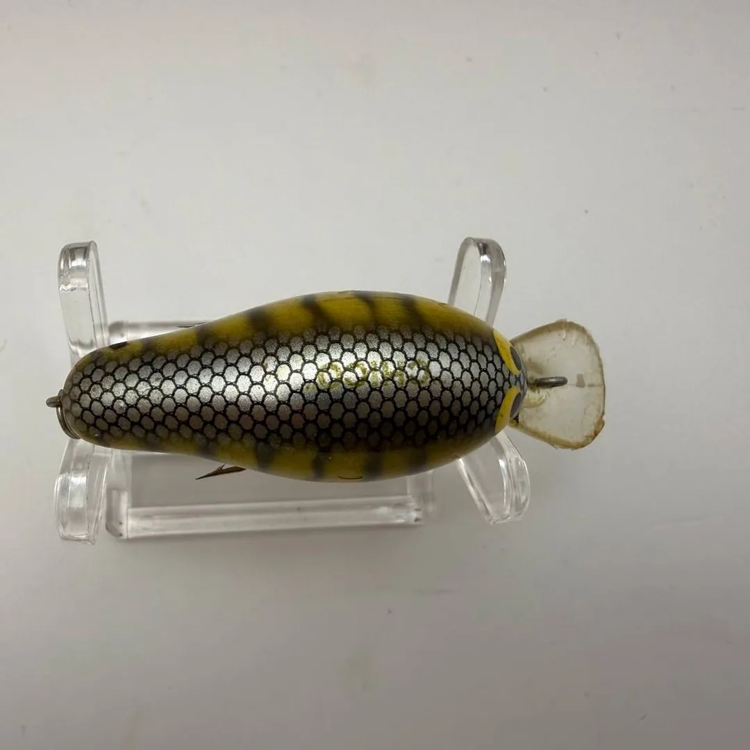 Wobler minnow srebrny grzbiet, żółte boki z czarnymi paskami — zdjęcie 3