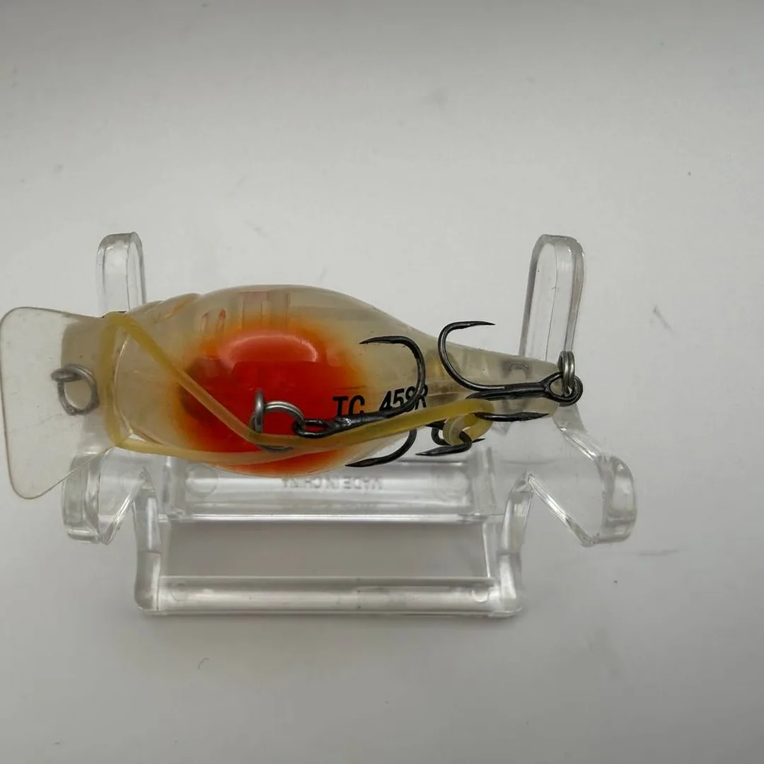 Wobler typu crankbait, perłowy z pomarańczowym brzuchem — zdjęcie 3
