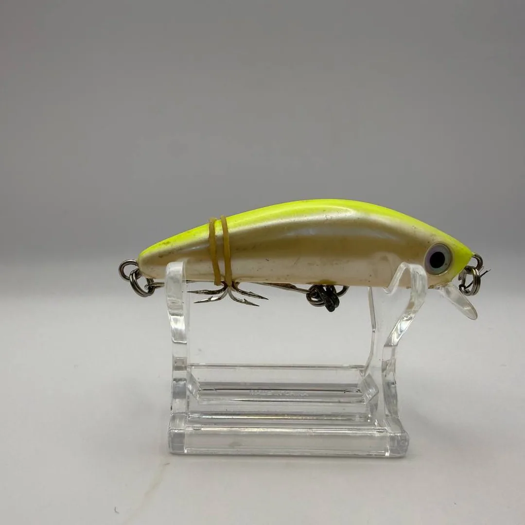 Wobler minnow, żółty grzbiet, perłowe boki, 65mm, 8g — zdjęcie 2