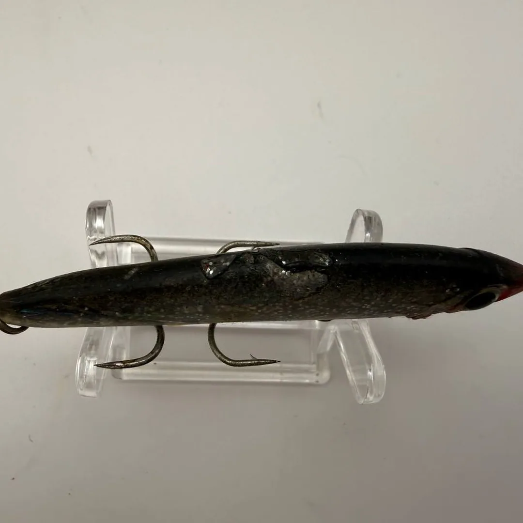 Srebrny wobler minnow z brokatem i czerwonym przodem — zdjęcie 3