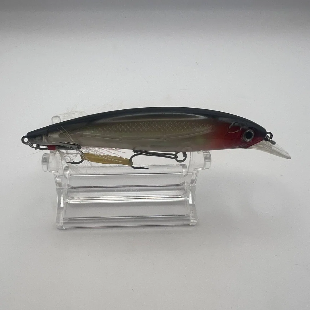 Wobler minnow czarny grzbiet, czerwony przód, srebrne boki — zdjęcie 2