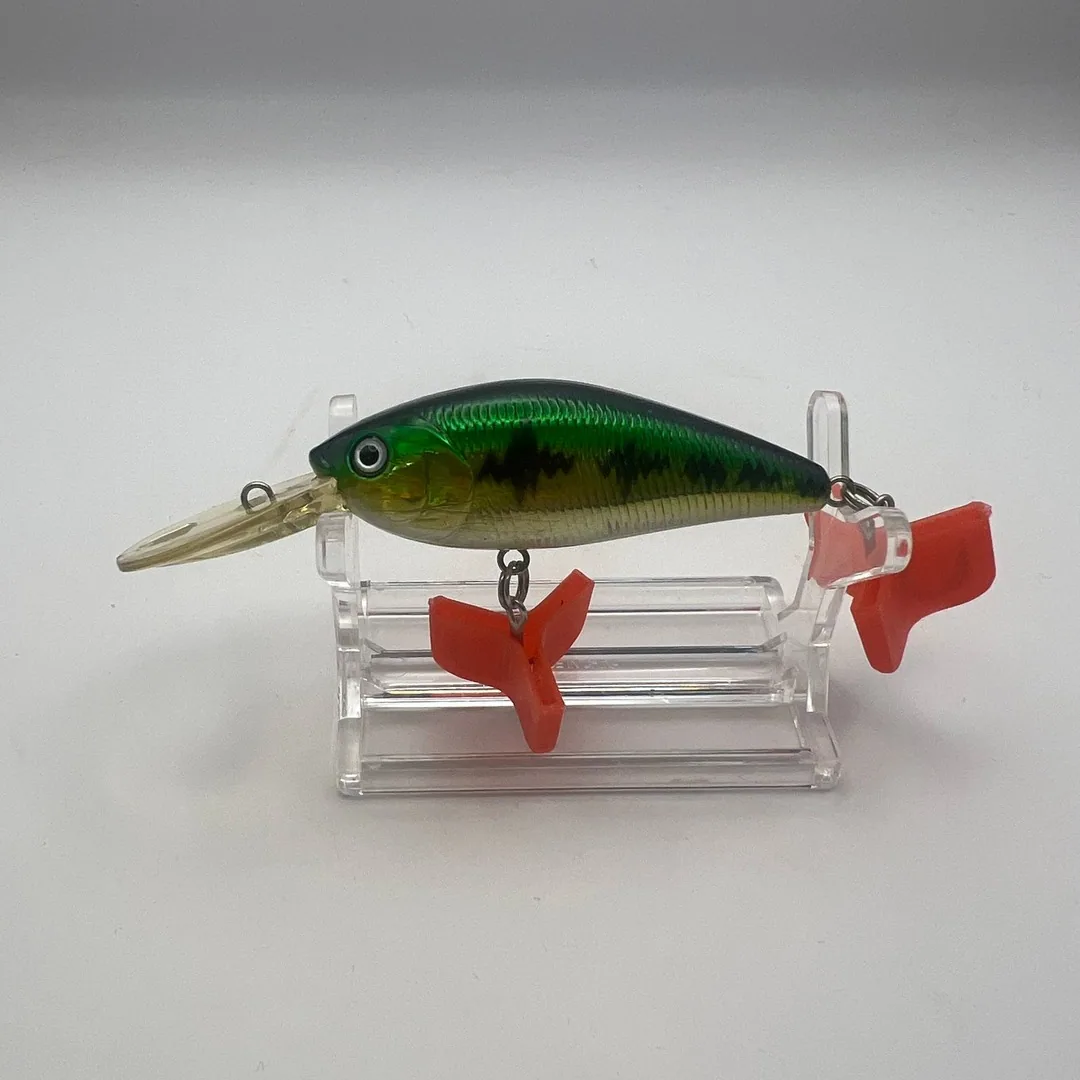 Wobler crankbait zielono-czarny Lucky Craft z czerwoną płetwą — zdjęcie 1