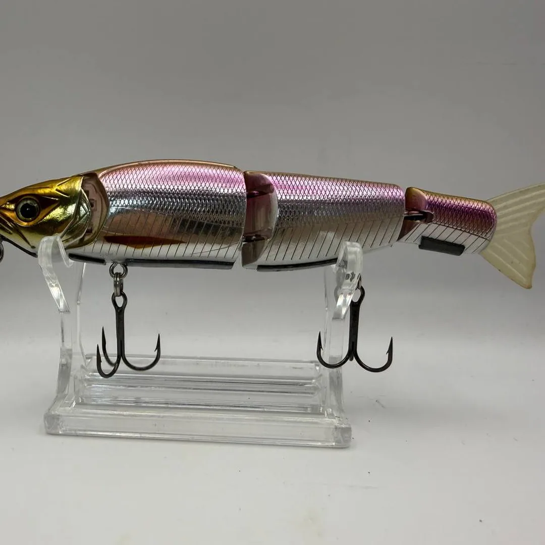 Segmentowany wobler minnow, złota głowa, różowy grzbiet — zdjęcie 1