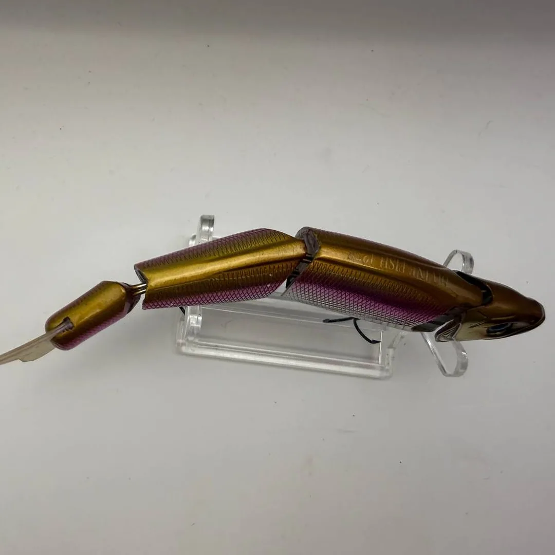 Segmentowany wobler minnow, złota głowa, różowy grzbiet — zdjęcie 3