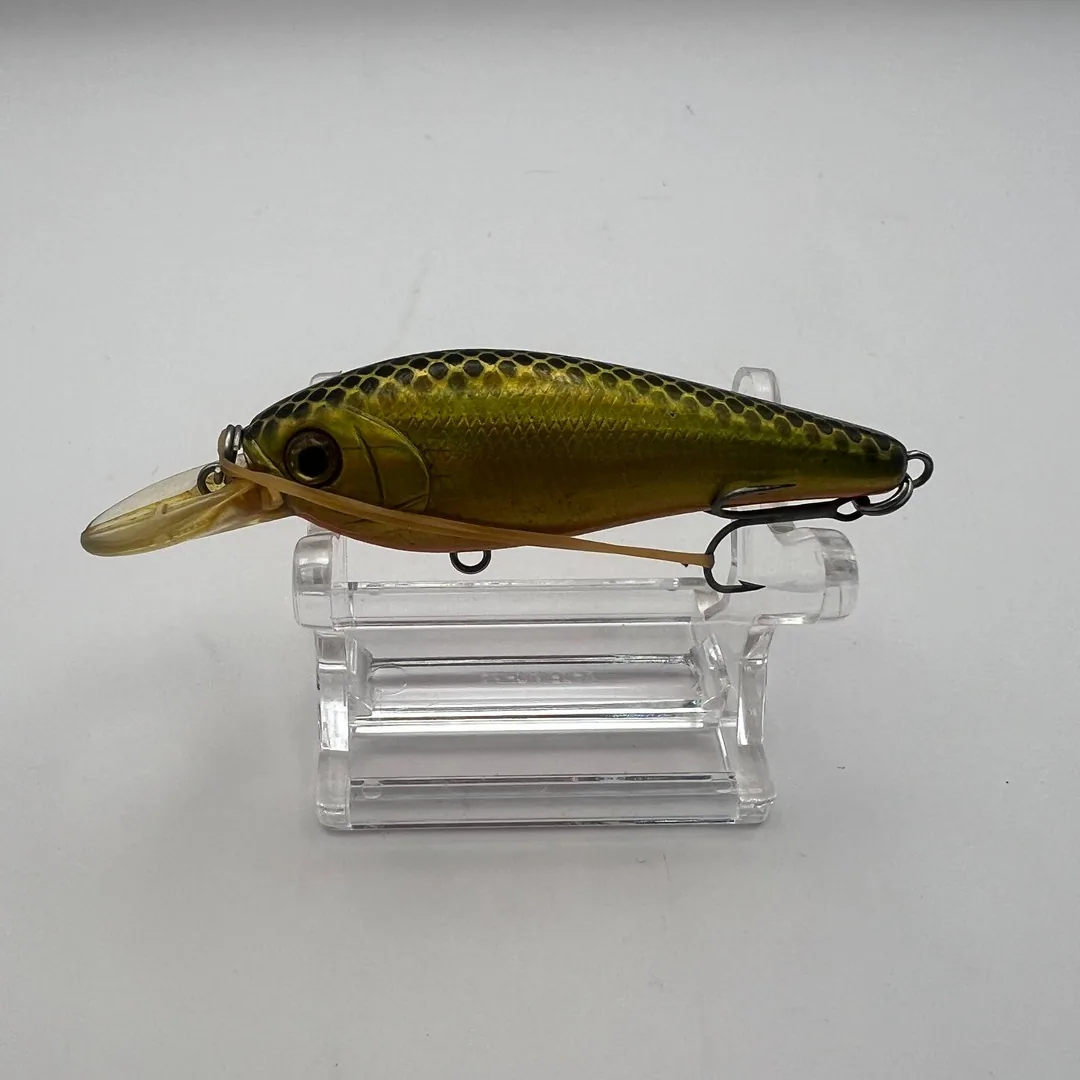 Wobler minnow, zielony grzbiet, złote boki — zdjęcie 1
