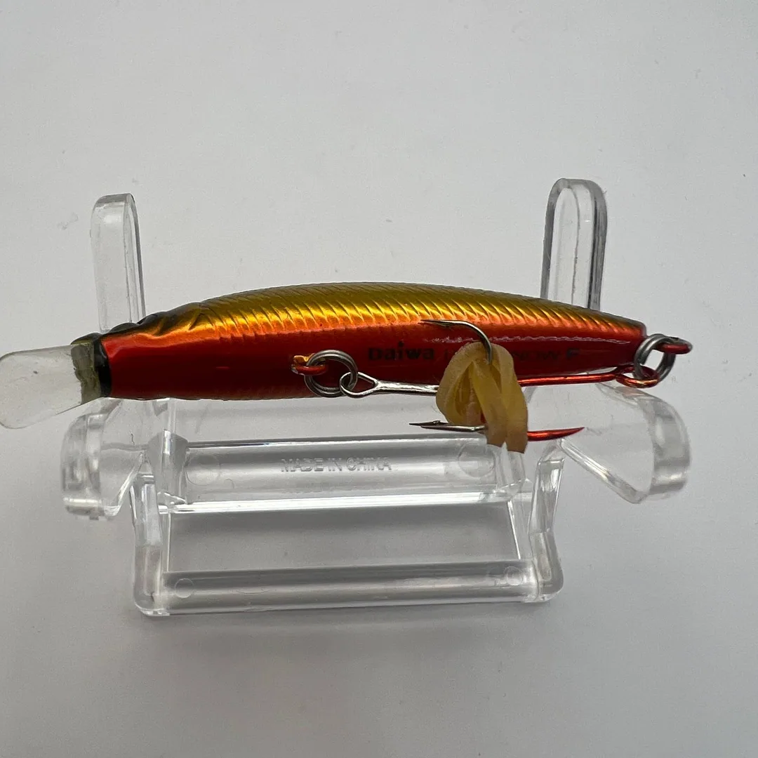Wobler Daiwa Dr Minnow F, ciemny kolor — zdjęcie 4