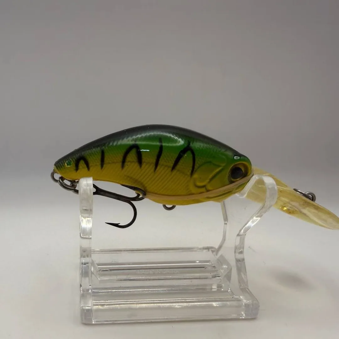 Wobler crankbait, zielony grzbiet, żółte boki — zdjęcie 2