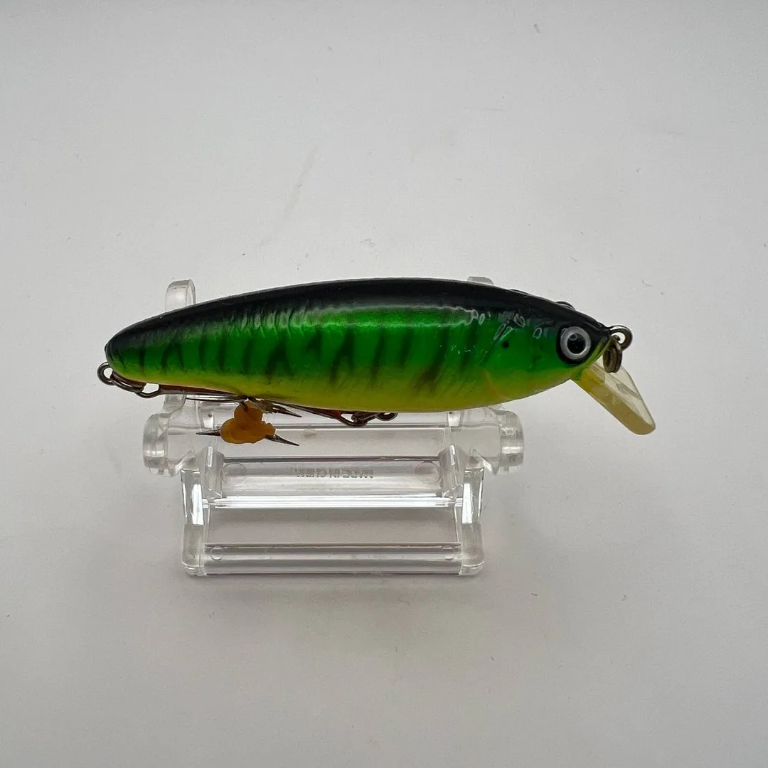 Wobler minnow, zielony grzbiet, żółte boki, pomarańczowy brzuch — zdjęcie 2
