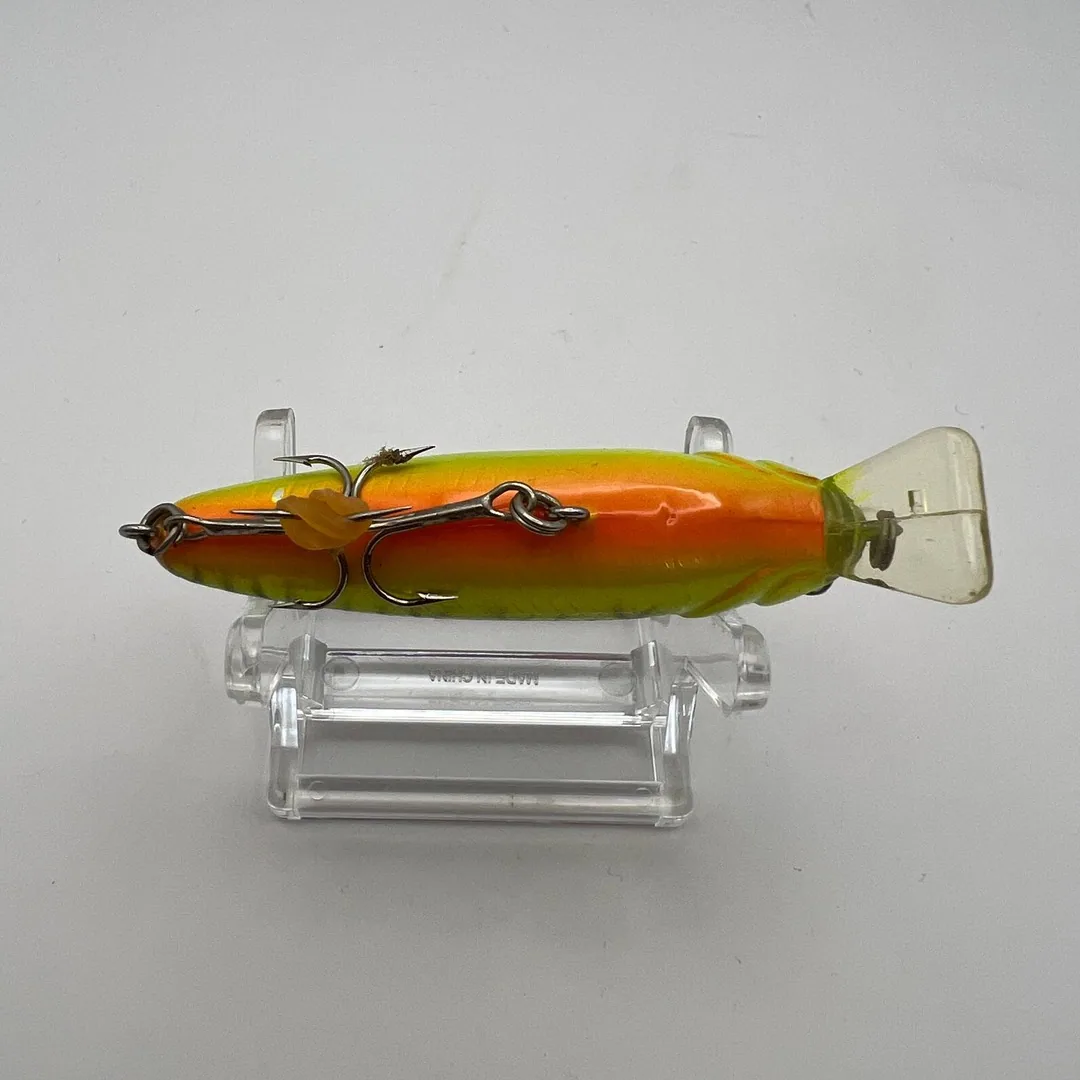 Wobler minnow, zielony grzbiet, żółte boki, pomarańczowy brzuch — zdjęcie 3