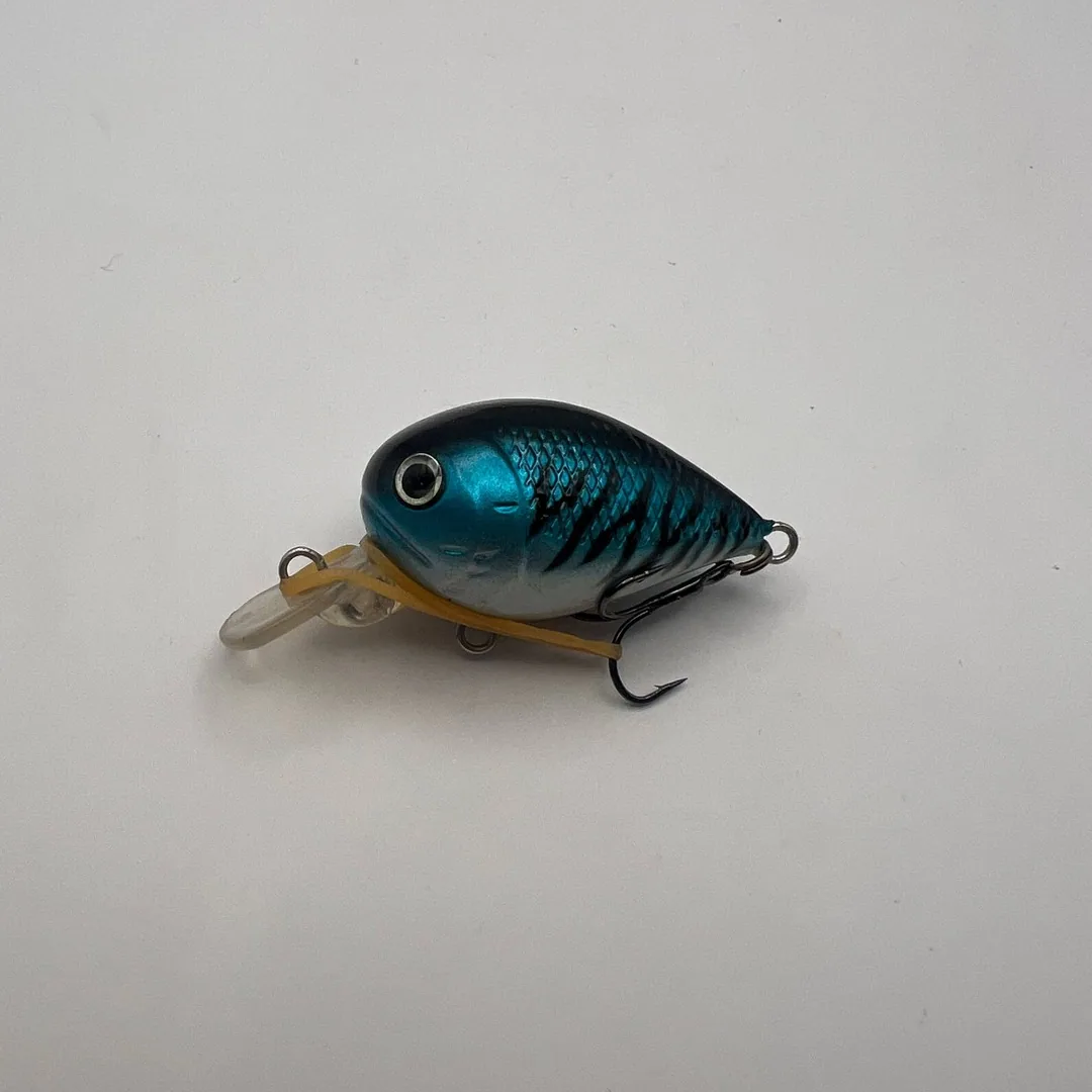 Crankbait niebieski z czarnymi bokami — zdjęcie 1