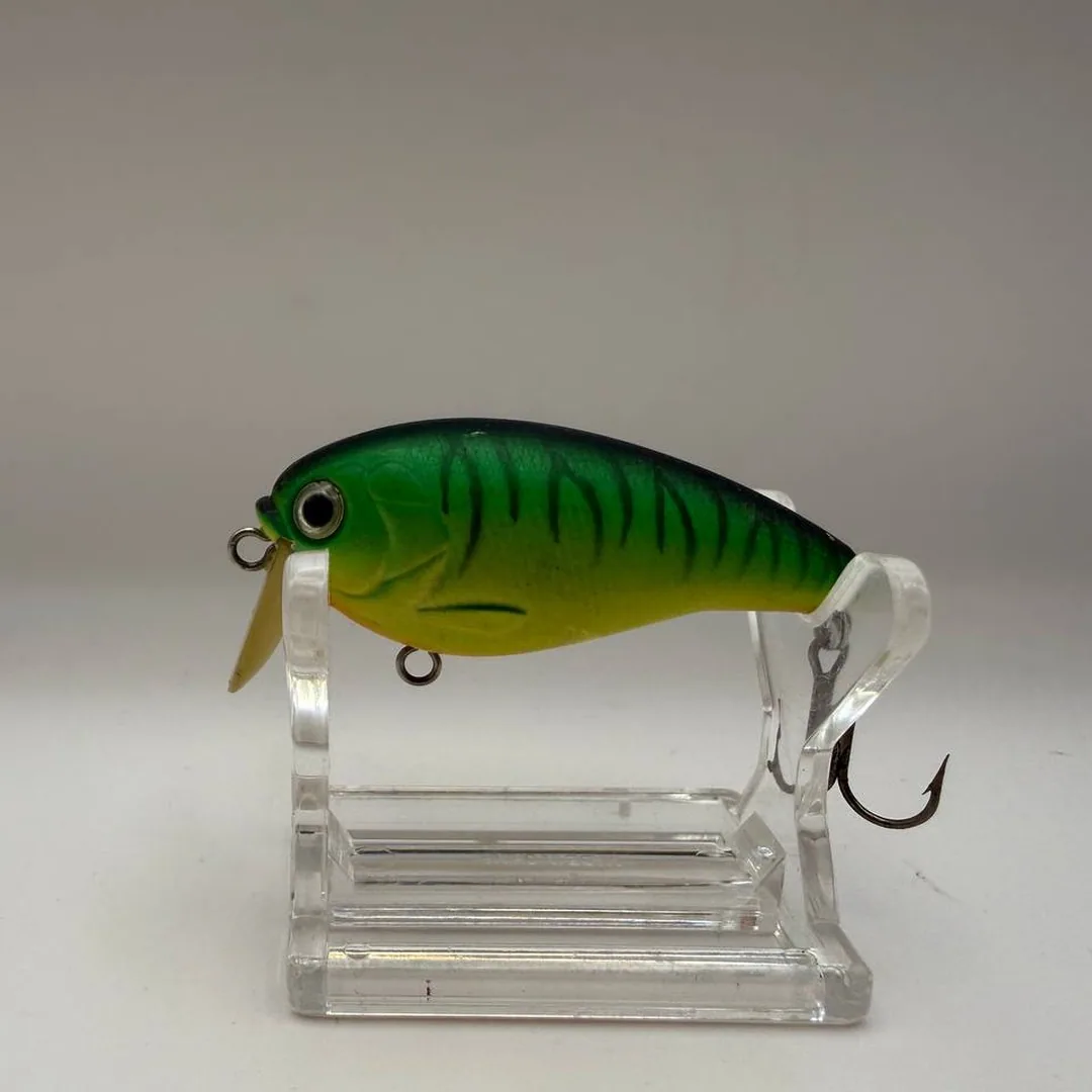 Wobler crankbait w zieleni i żółci marki Bass Busters — zdjęcie 1