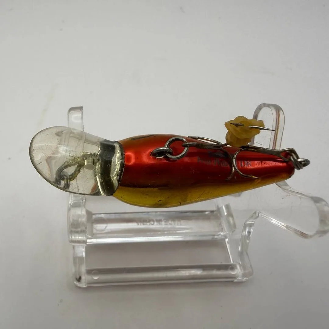 Wobler crankbait w kolorze złoto-pomarańczowym marki Daiwa — zdjęcie 3
