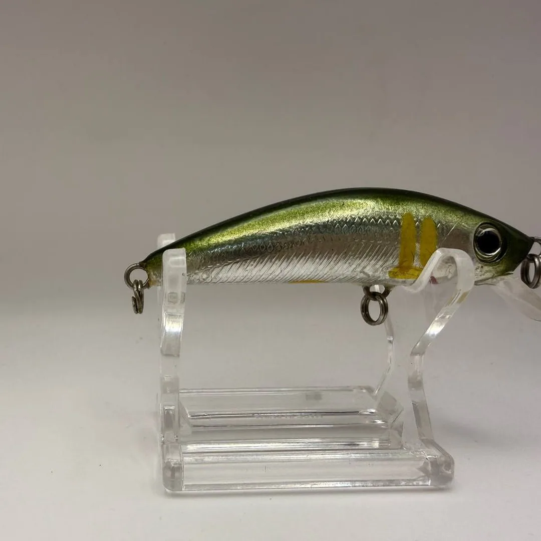 Wobler minnow, zielony grzbiet, srebrne boki — zdjęcie 2