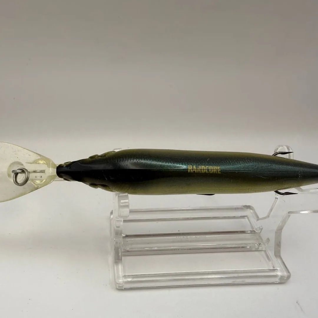 Wobler minnow, zielony grzbiet, złote boki — zdjęcie 3