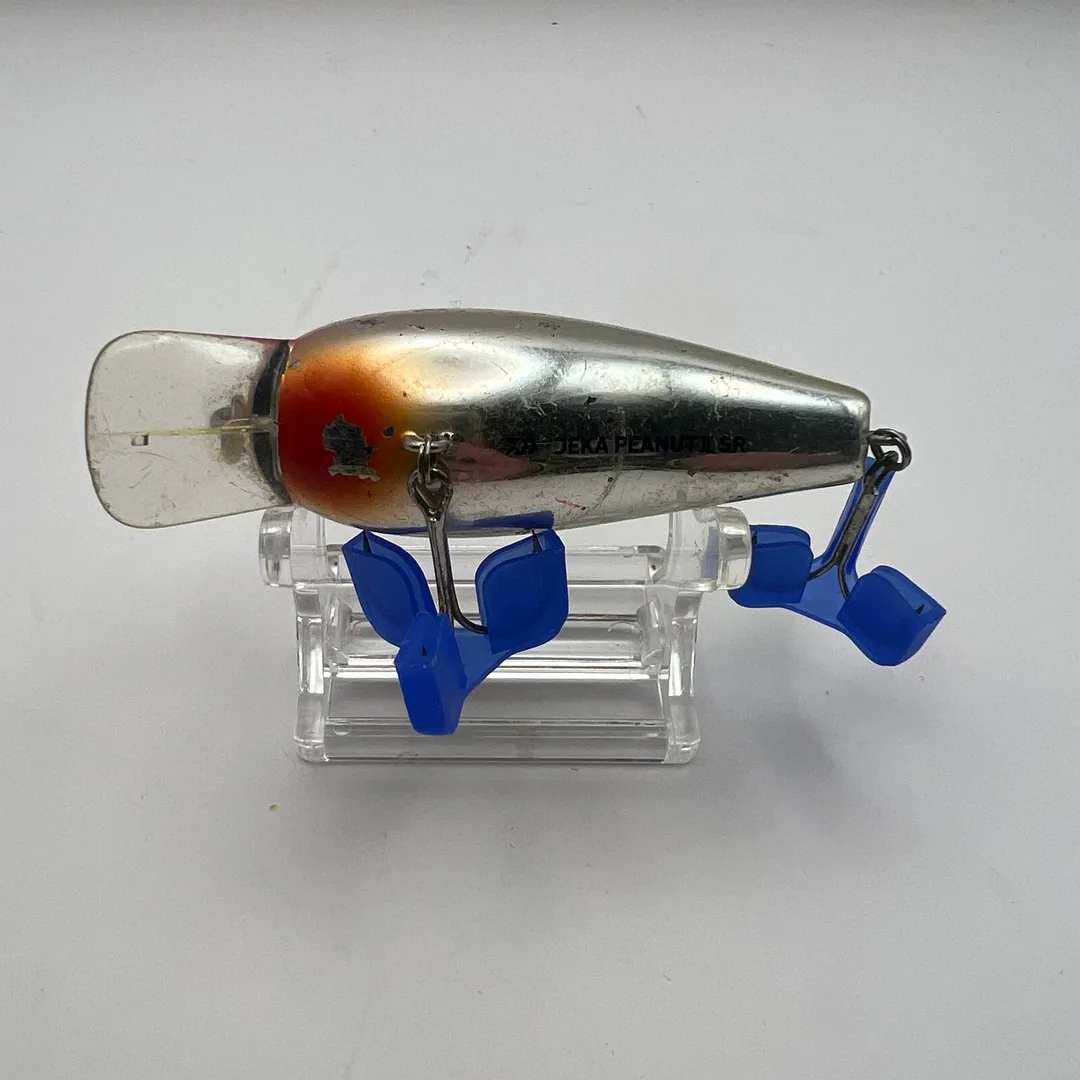 Daiwa wobler typu crankbait w złoto-czerwonym kolorze — zdjęcie 3