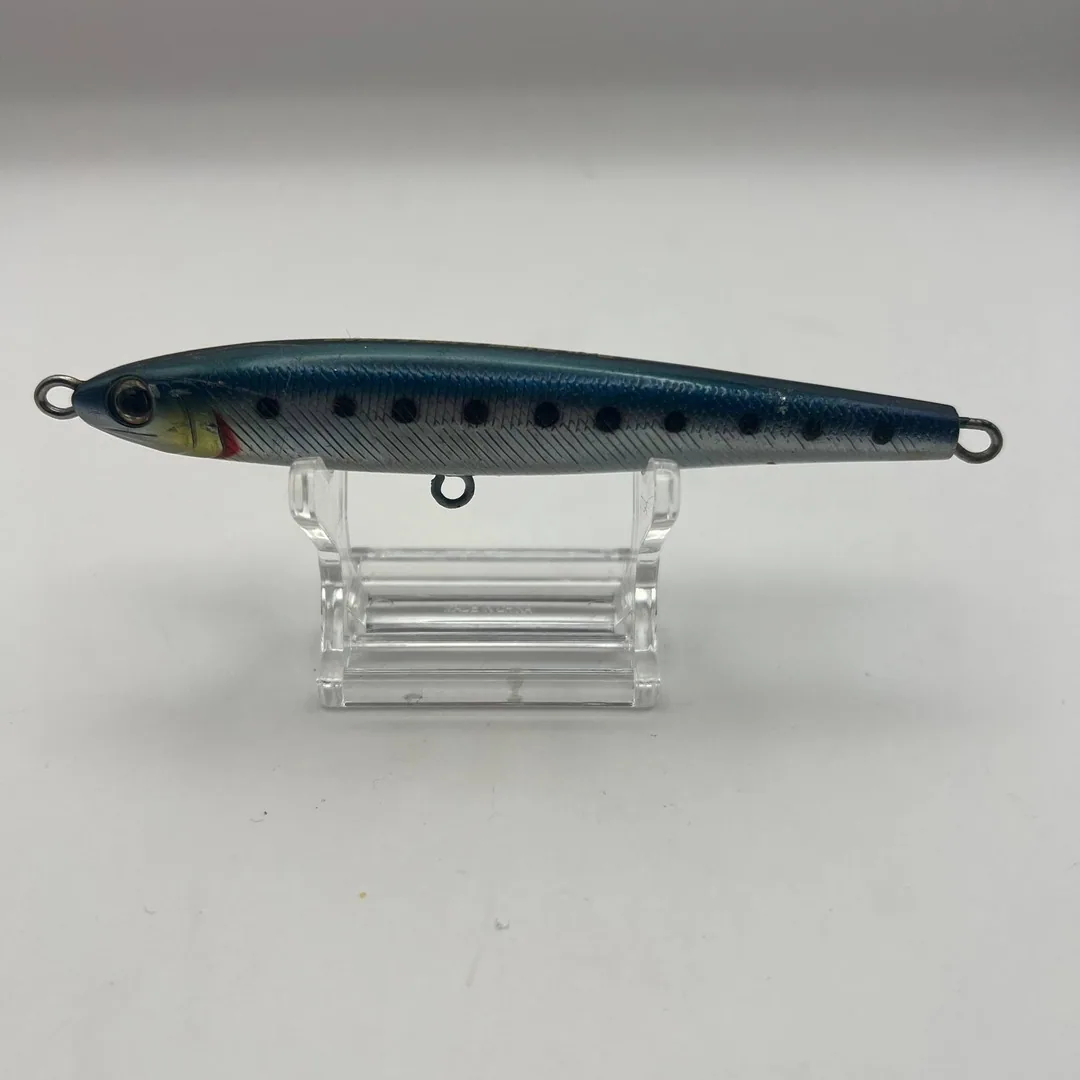 Wobler Daiwa Saltiga w kolorze niebieskim z czarnymi kropkami — zdjęcie 1