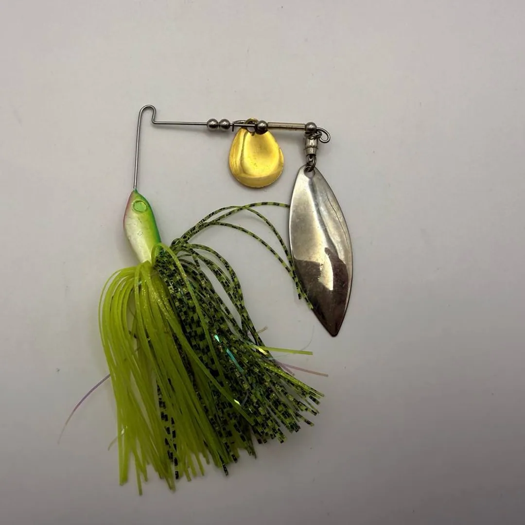 Spinnerbait zielony z dwoma skrzydełkami — zdjęcie 2