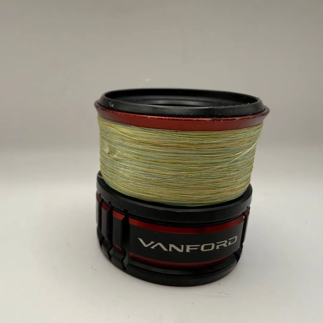 Shimano Vanford 2500S szpula, kolor czarny z czerwonym — zdjęcie 2