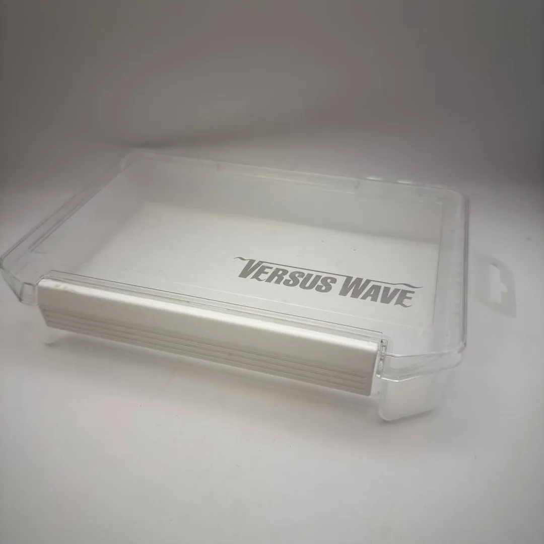 Przezroczyste pudełko wędkarskie Meiho Versus Wave — zdjęcie 1