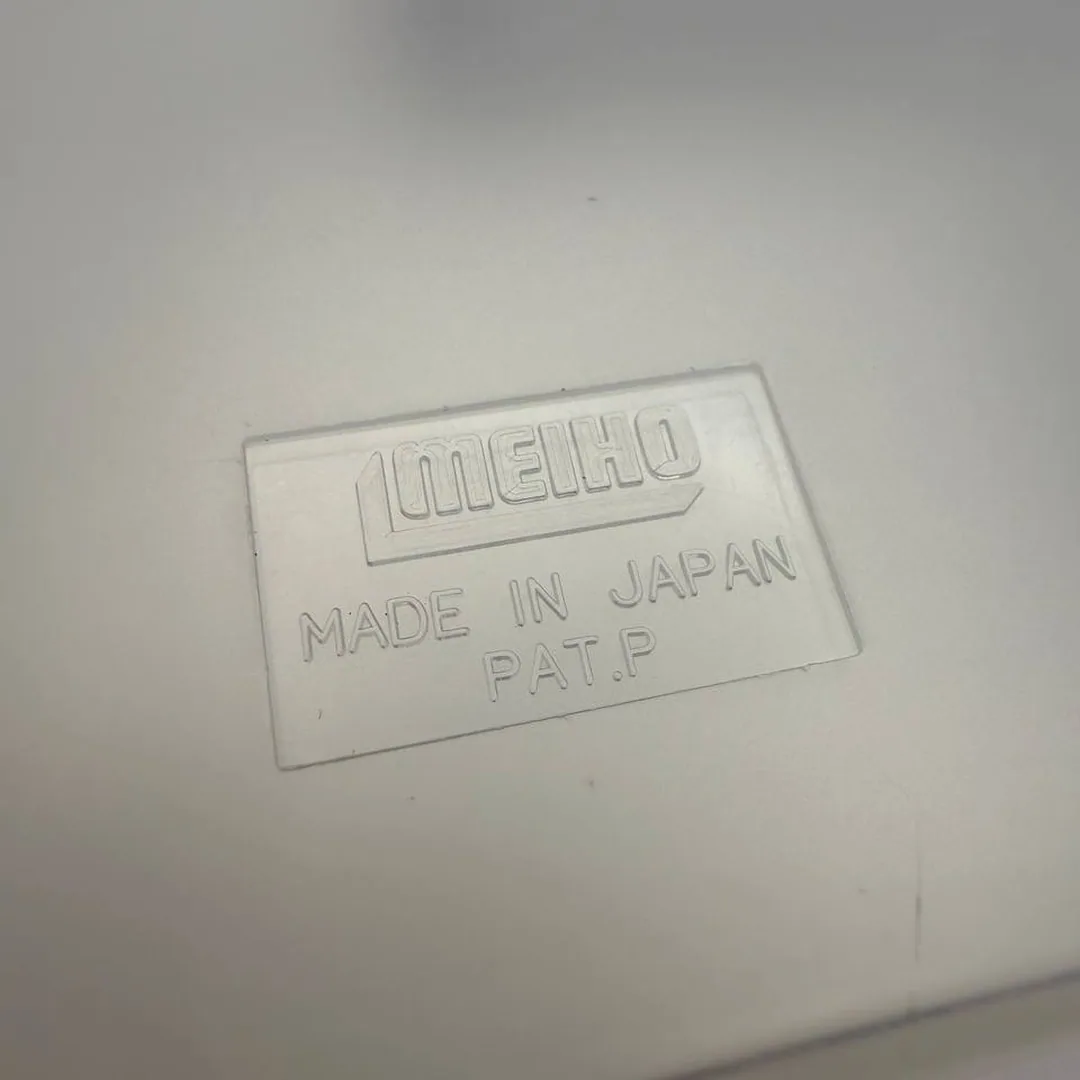 Pudełko wędkarskie Meiho J-HD, transparentne z czerwonym uchwytem — zdjęcie 5