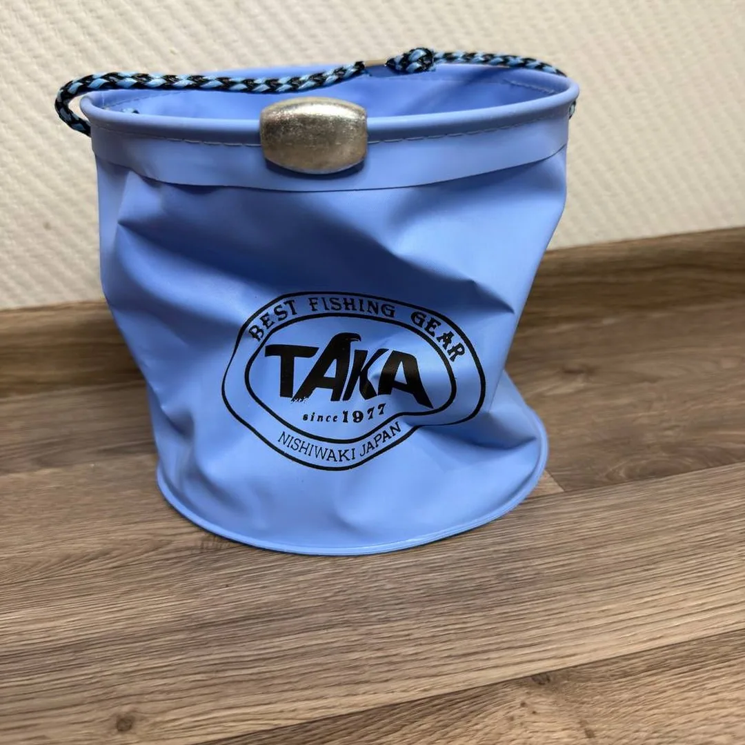 Niebieskie wiadro Taka Sangyo z uchwytem — zdjęcie 1