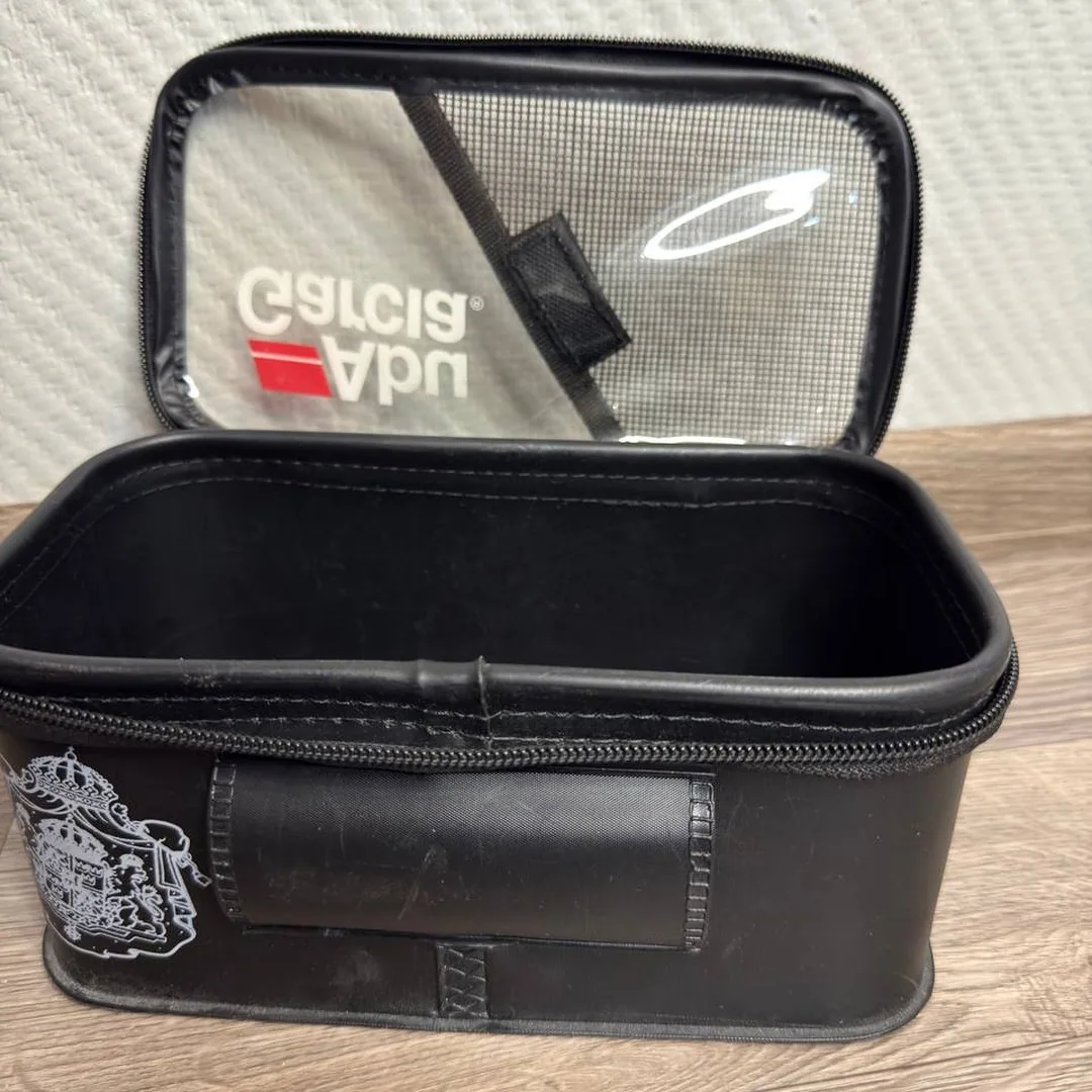 Czarny pojemnik Abu Garcia EVA Tackle Box — zdjęcie 4