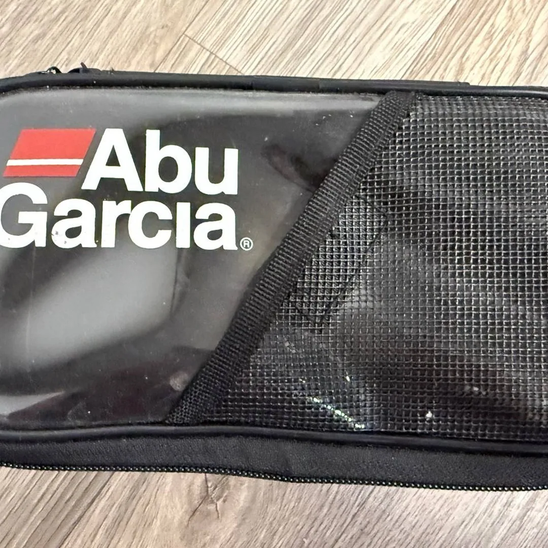Czarny pojemnik Abu Garcia EVA Tackle Box — zdjęcie 5