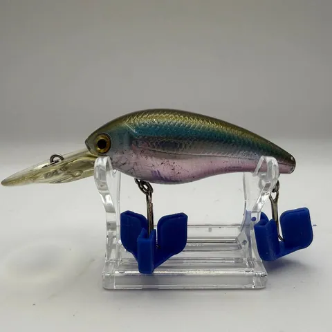 Crankbait Lucky Craft w kolorze niebiesko-srebrnym