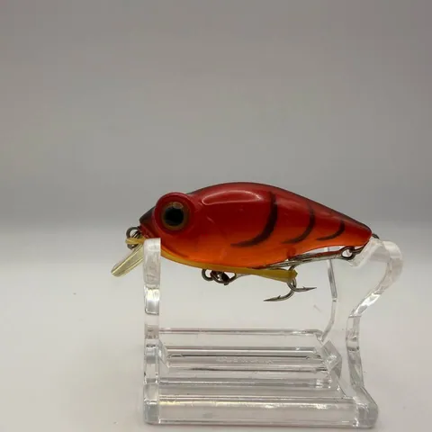 Wobler crankbait Cultiva, czerwony z czarnymi paskami