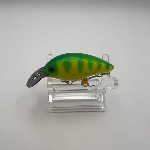 Wobler typu crankbait, zielono-żółty; Daiwa
