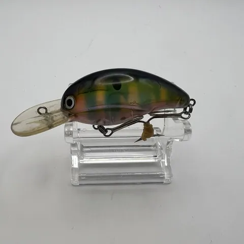 Wobler crankbait czarny grzbiet zielono-żółty