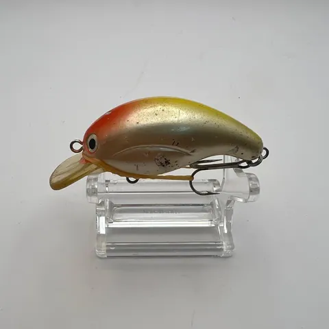 Wobler crankbait, czerwony grzbiet, złote boki
