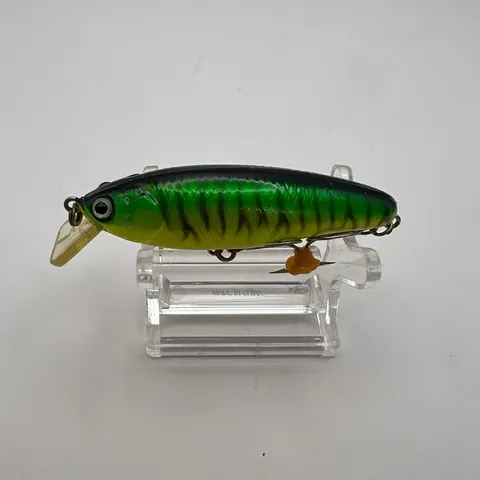 Wobler minnow, zielony grzbiet, żółte boki, pomarańczowy brzuch