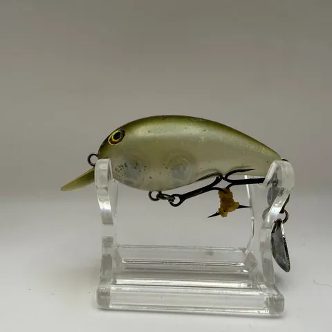 Wobler typu crankbait, oliwkowy Daiwa
