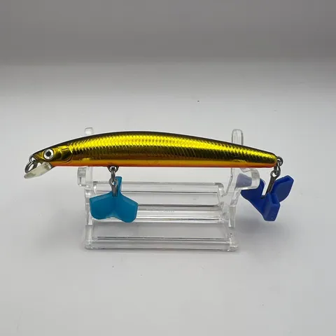Wobler typu minnow, złoty kolor, Daiwa